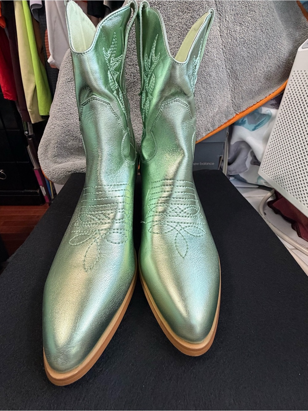 Women's Metallic Green Western Cowboy Boots